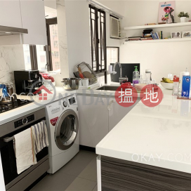 Unique 2 bedroom on high floor | Rental, Cameo Court 慧源閣 | Central District (OKAY-R38239)_0