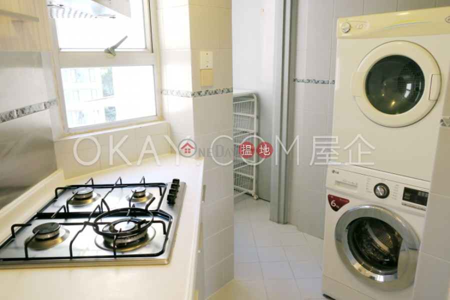 HK$ 16.8M | Race Tower Wan Chai District | Charming 1 bedroom with racecourse views | For Sale
