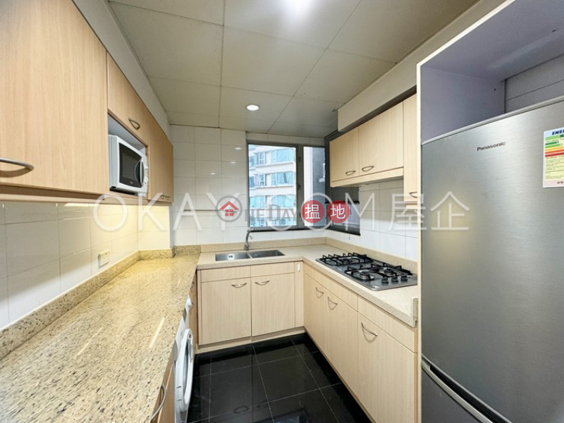Property Search Hong Kong | OneDay | Residential Sales Listings | Gorgeous 3 bedroom in Kowloon Station | For Sale