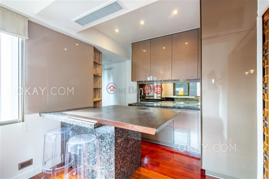 Tasteful penthouse with rooftop | For Sale | Kam Lei Building 金莉大廈 Sales Listings