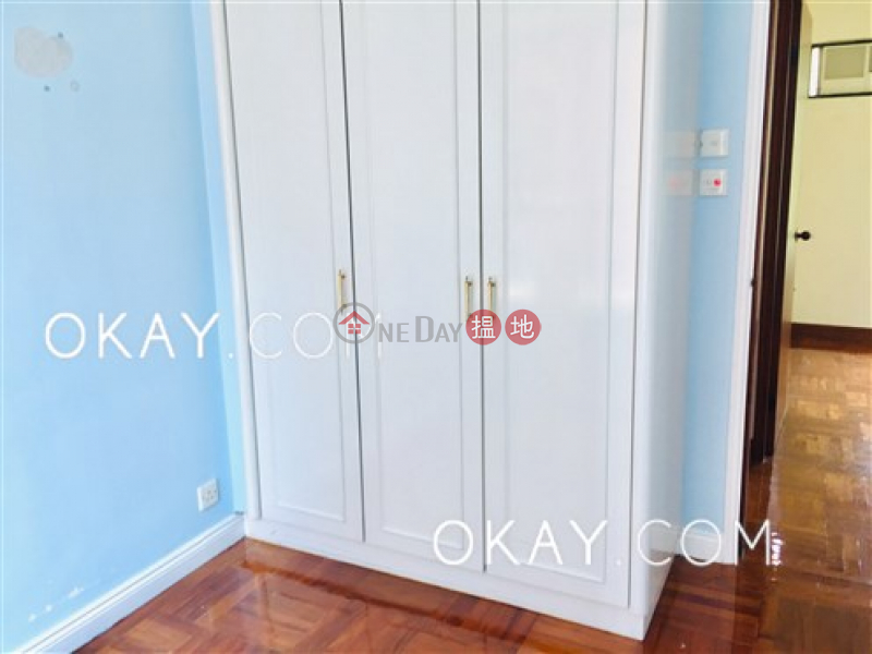 HK$ 65,000/ month Hillsborough Court | Central District, Lovely 3 bedroom on high floor with parking | Rental