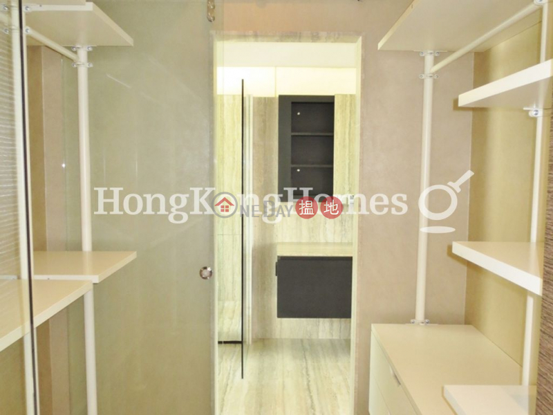 HK$ 32M | Greenland Court | Central District | 3 Bedroom Family Unit at Greenland Court | For Sale