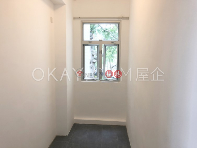 Efficient 3 bed on high floor with balcony & parking | Rental | 64 Conduit Road 干德道64號 Rental Listings