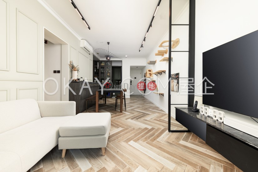 Nicely kept 2 bedroom on high floor with sea views | For Sale | Sorrento 擎天半島 Sales Listings