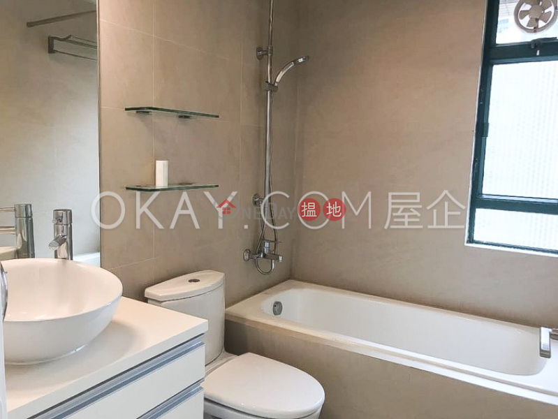 HK$ 40,000/ month | Hillsborough Court Central District Elegant 2 bedroom with parking | Rental