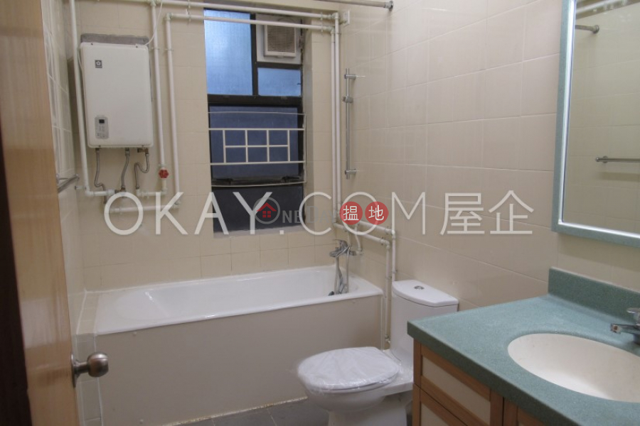 Charming 3 bedroom with balcony & parking | Rental | The Crescent Block A 仁禮花園 A座 Rental Listings