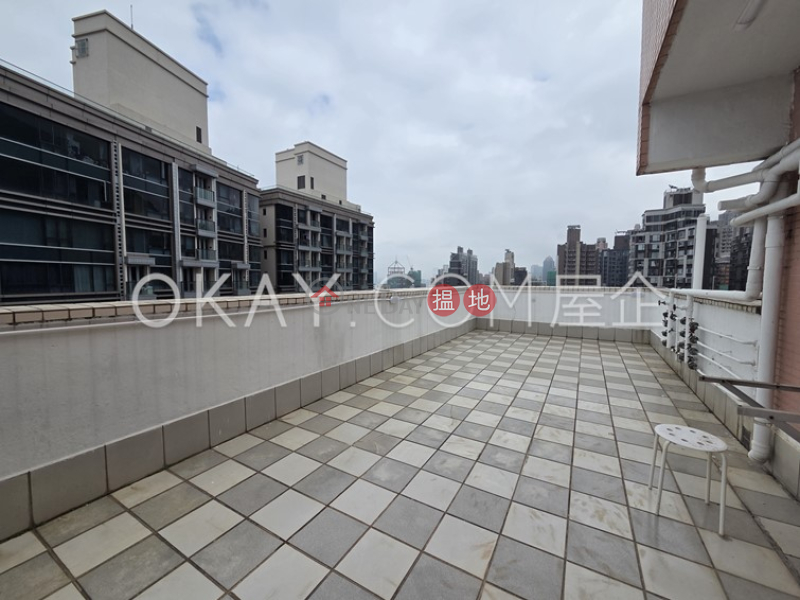 Charming penthouse with sea views, rooftop & terrace | Rental | Block B KingsField Tower 景輝大廈B座 Rental Listings