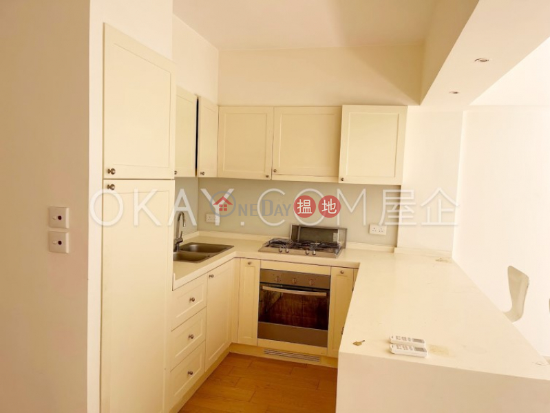 HK$ 35,000/ month | Sun Fat Building | Western District, Charming 1 bedroom with rooftop | Rental