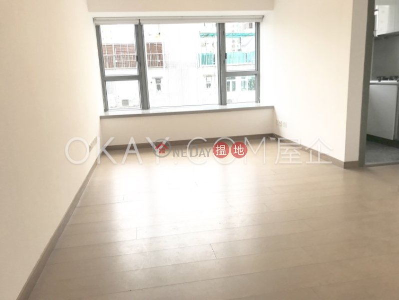 Nicely kept 2 bedroom with balcony | For Sale | Centre Point 尚賢居 Sales Listings