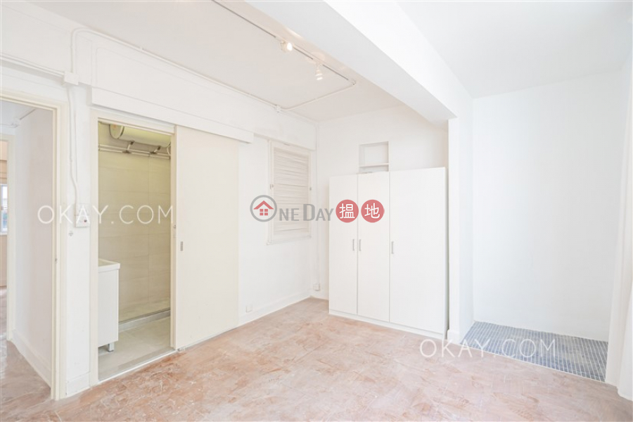 HK$ 33,000/ month 31-37 Lyttelton Road, Western District | Unique 2 bedroom in Mid-levels West | Rental