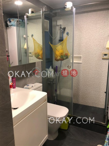HK$ 11.88M | Tower 5 The Long Beach, Yau Tsim Mong | Nicely kept 2 bedroom in Olympic Station | For Sale
