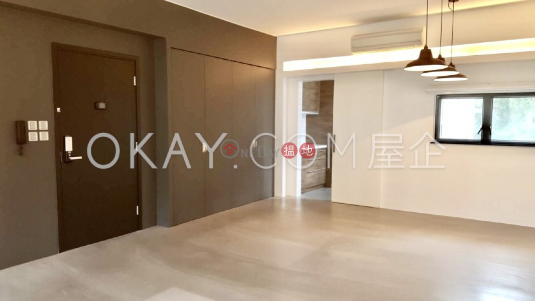 Stylish 3 bedroom with balcony & parking | For Sale 6-8 Hawthorn Road | Wan Chai District, Hong Kong, Sales HK$ 30M