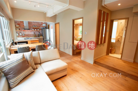 Intimate 1 bedroom with terrace | For Sale | Curios Court 古今閣 _0