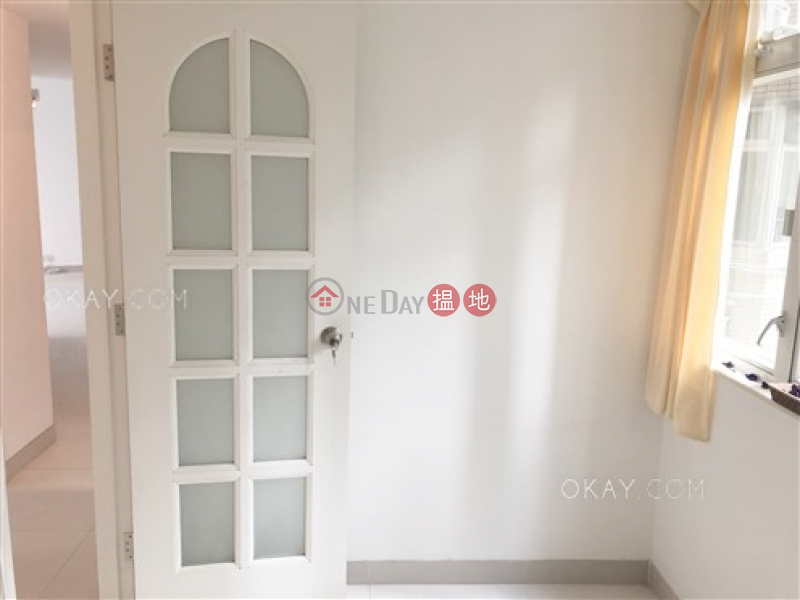 Efficient 2 bedroom with balcony | Rental | Jing Tai Garden Mansion 正大花園 Rental Listings