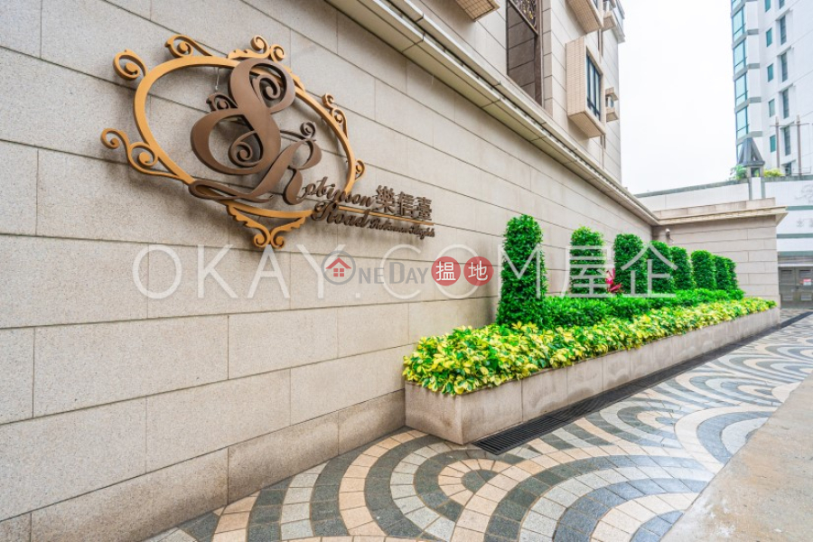 Efficient 3 bedroom in Mid-levels West | For Sale | Robinson Heights 樂信臺 Sales Listings