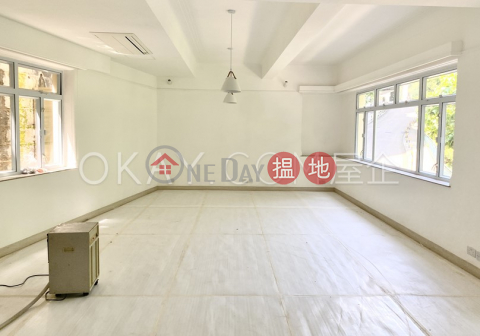 Efficient 3 bedroom with terrace & parking | Rental | 94A Pok Fu Lam Road 薄扶林道94A號 _0