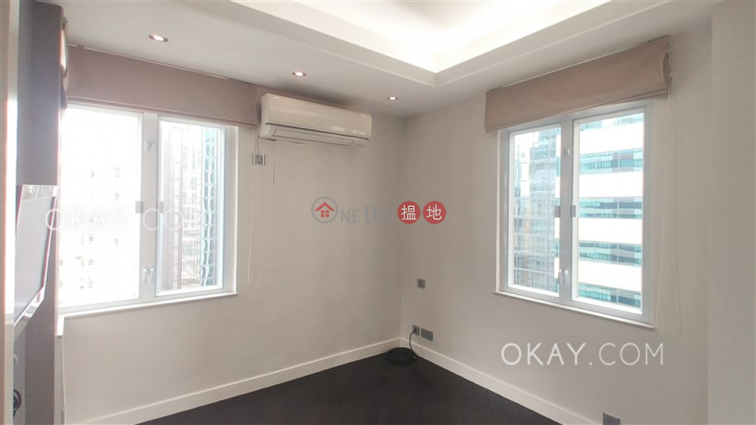 HK$ 23,000/ month Pak Tak Building Wan Chai District | Practical 2 bedroom on high floor | Rental
