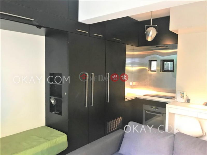 Practical 1 bedroom with terrace | Rental | 5 Wa Lane 華里5號 Rental Listings