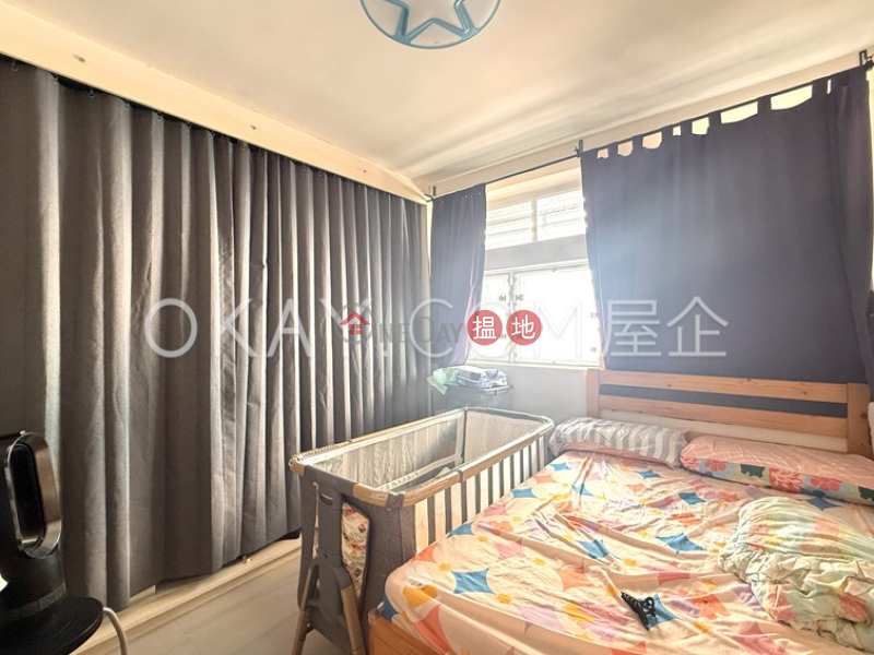 Property Search Hong Kong | OneDay | Residential | Sales Listings | Nicely kept 2 bedroom on high floor with rooftop | For Sale