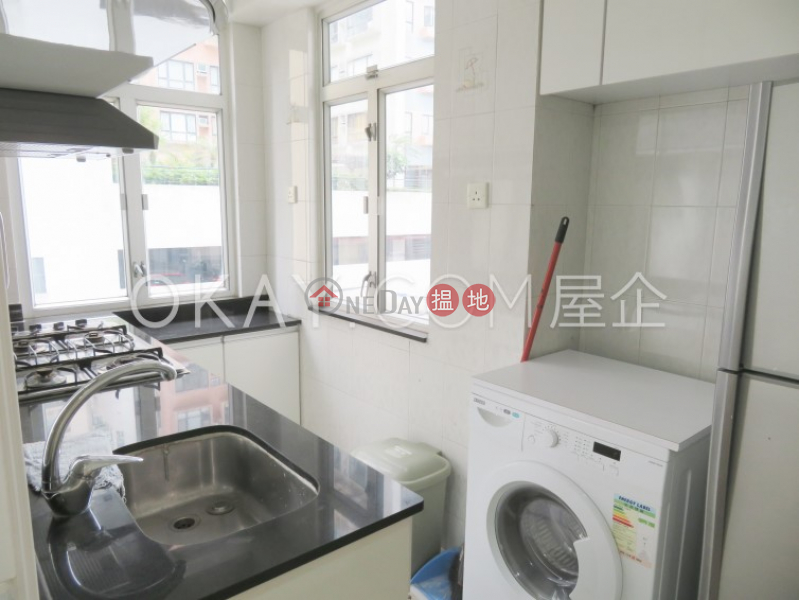 Stylish 2 bedroom in Mid-levels West | For Sale | Robinson Crest 賓士花園 Sales Listings