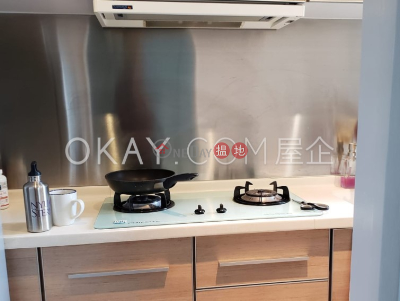 Stylish 2 bedroom in Pokfulam | For Sale, Academic Terrace Block 2 學士台第2座 Sales Listings | Western District (OKAY-S7747)