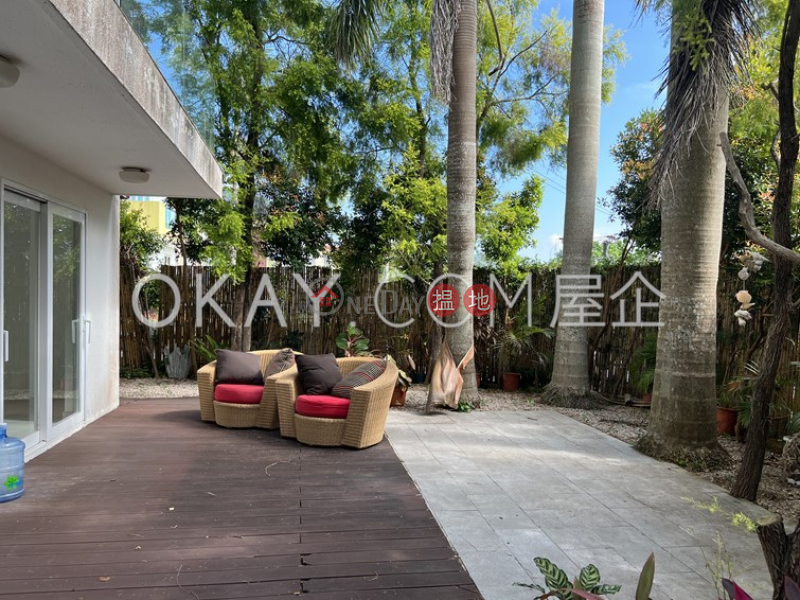 Elegant house with balcony & parking | Rental | Nam Shan Village 南山村 Rental Listings