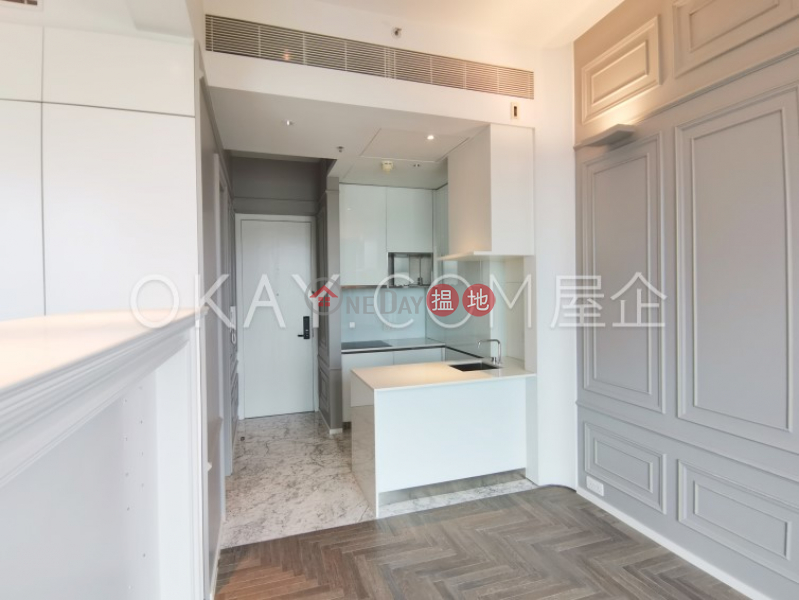 HK$ 11M The Gloucester | Wan Chai District | Nicely kept 1 bedroom with harbour views & balcony | For Sale