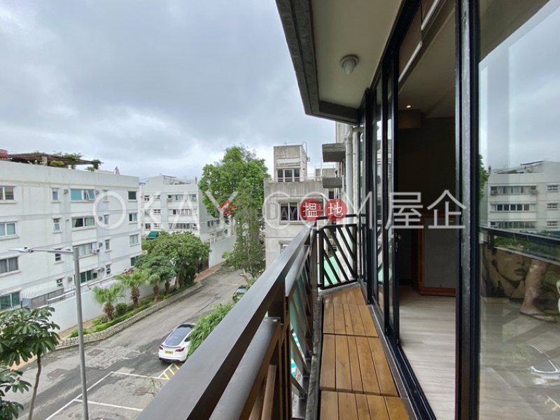 Tasteful 3 bedroom with balcony & parking | For Sale | 43 Stanley Village Road 赤柱村道43號 Sales Listings