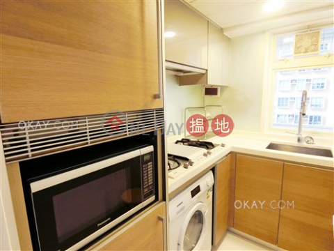 Elegant 2 bedroom with balcony | Rental, Centrestage 聚賢居 | Central District (OKAY-R63013)_0