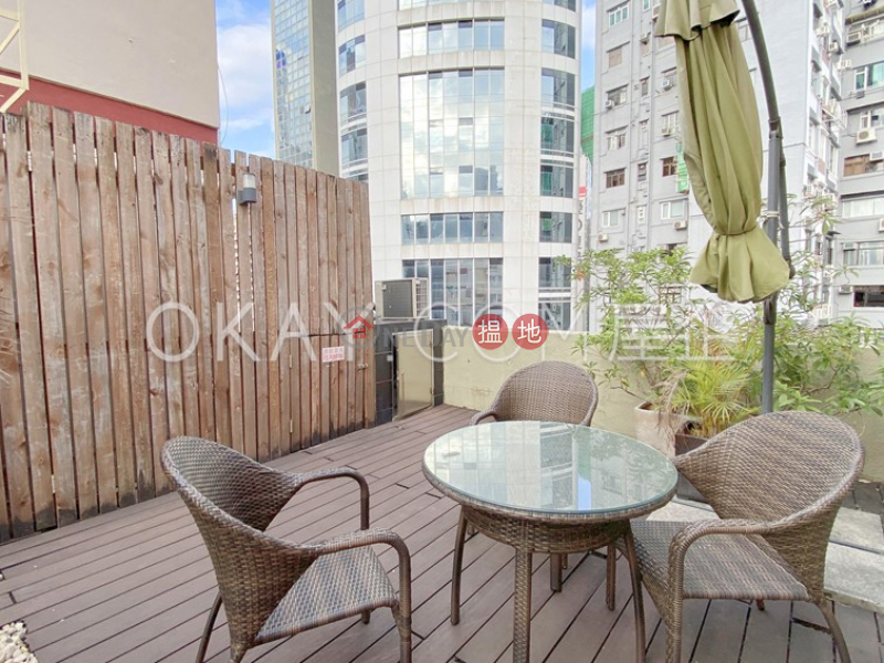 Generous 1 bedroom on high floor with rooftop & balcony | Rental | 50-52 Morrison Hill Road 摩理臣山道50-52號 Rental Listings