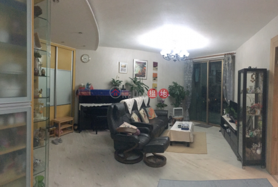 3 Bedroom Family Flat for Sale in Tai Po, Classical Gardens Phase 2 Block 6 新峰花園二期6座 Sales Listings | Tai Po District (EVHK40171)