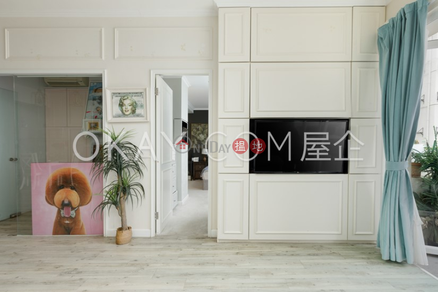 HK$ 68,000/ month Best View Court, Central District, Luxurious 2 bed on high floor with balcony & parking | Rental