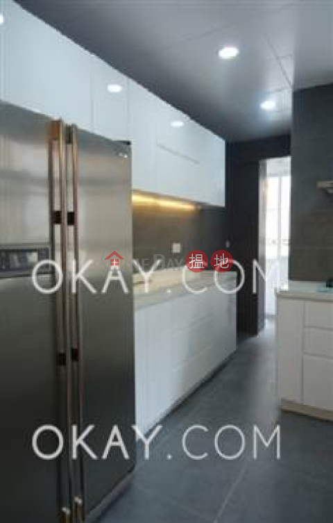 Efficient 3 bedroom with parking | For Sale | Dragon Garden 龍園 _0