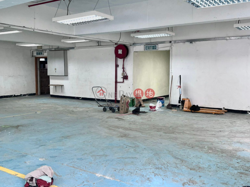 Kwai Chung Mei On Industrial Building, first-class warehouse, open and bright, four positive corporate management, ready to rent and use | Mai On Industrial Building 美安工業大廈 Rental Listings