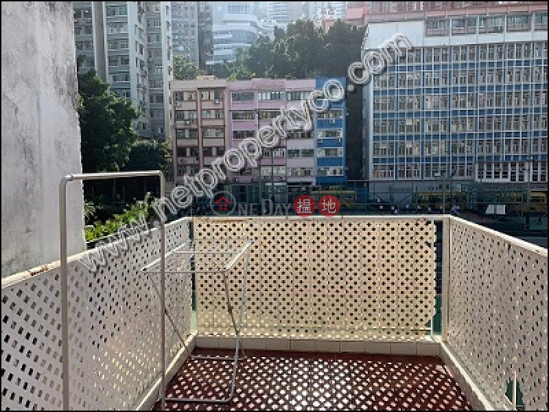 Unit with Rooftop for Rent in Mid-Levels Central | Tai Ning House 太寧樓 Rental Listings