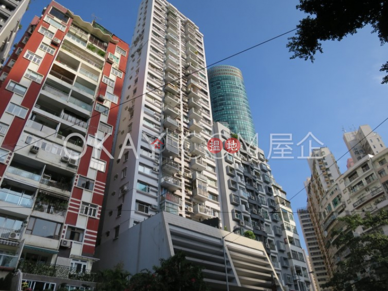 HK$ 26M, Arts Mansion, Wan Chai District | Efficient 3 bedroom with racecourse views & balcony | For Sale