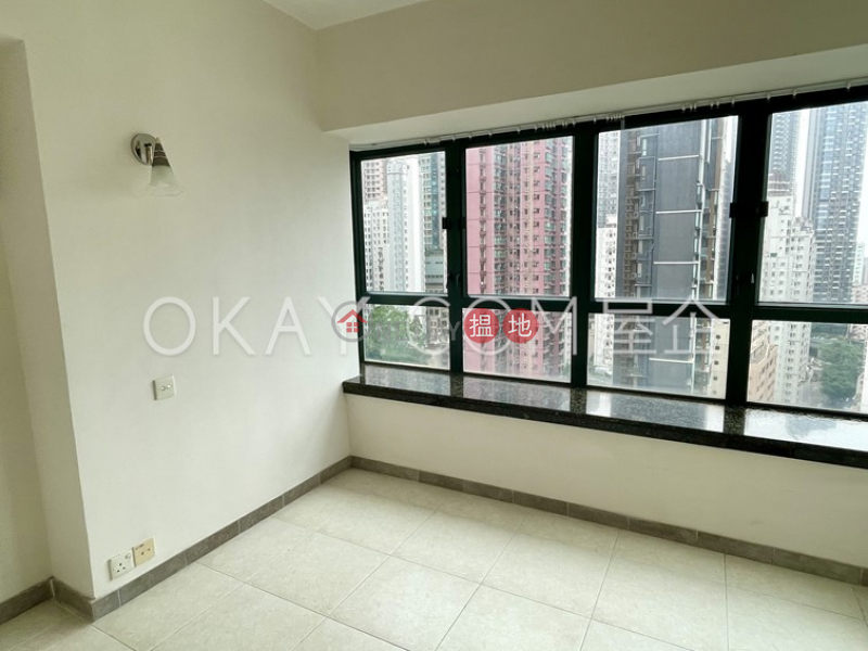 HK$ 30,000/ month | Dragon Court Western District | Stylish 3 bedroom in Mid-levels West | Rental