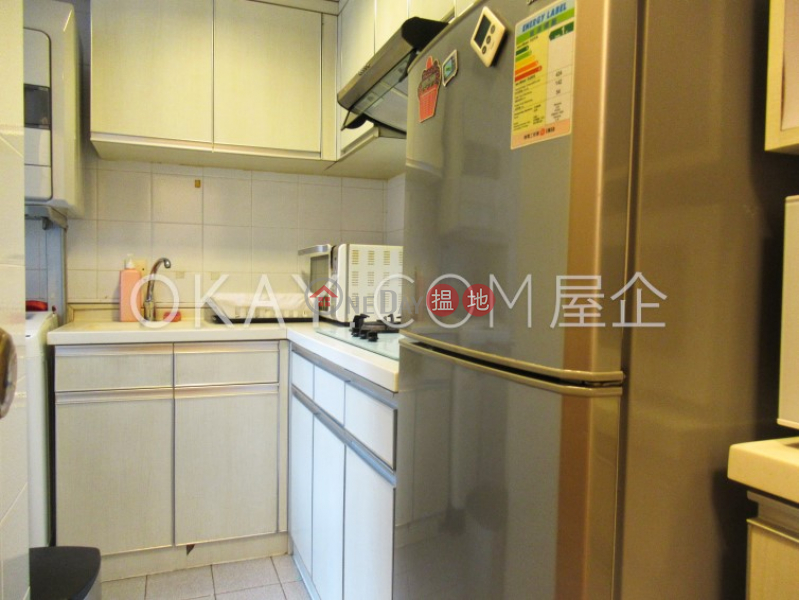 HK$ 25,000/ month, No 2 Hatton Road, Western District, Practical 2 bedroom in Mid-levels West | Rental