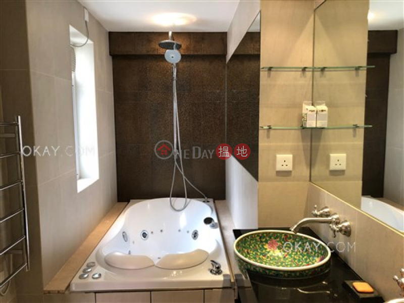 Luxurious 1 bed on high floor with rooftop & balcony | Rental | 9-13 Shelley Street 些利街9-13號 Rental Listings