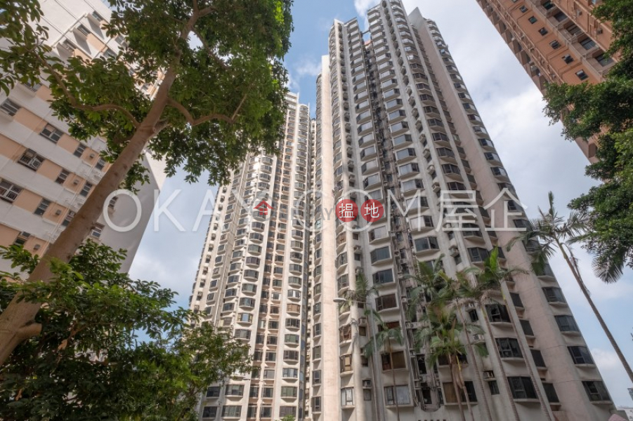 Tasteful 3 bedroom with balcony | Rental, Euston Court 豫苑 Rental Listings | Western District (OKAY-R97924)