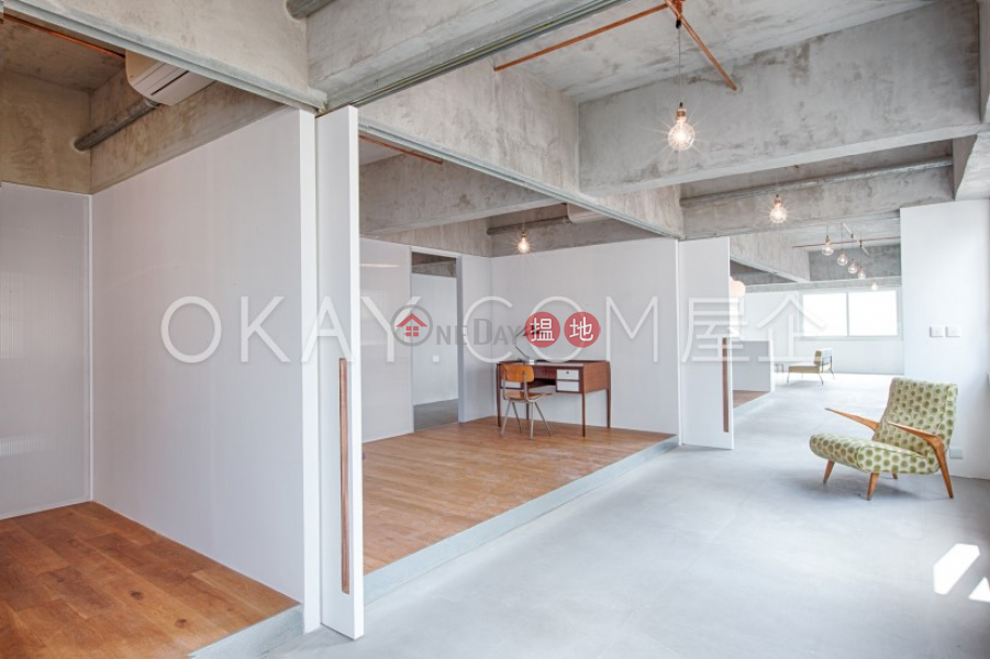 E. Tat Factory Building | Middle Residential | Rental Listings HK$ 68,000/ month