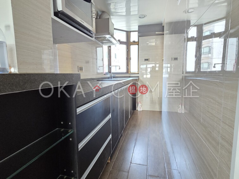 Lovely 1 bedroom on high floor | For Sale | Maxluck Court 美樂閣 Sales Listings