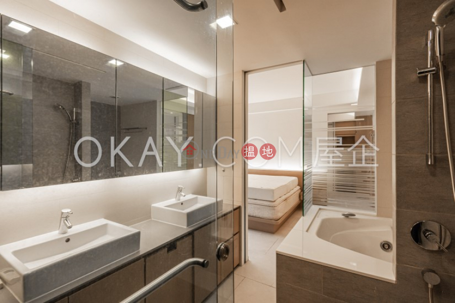 HK$ 64,000/ month | Hatton Place | Western District, Luxurious 2 bedroom with balcony & parking | Rental