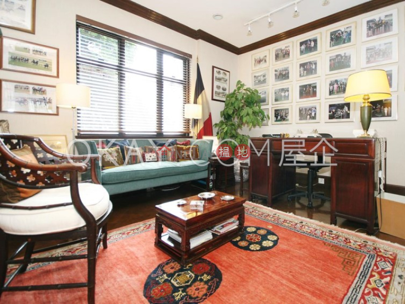 Efficient 6 bedroom with balcony & parking | For Sale 3 Magazine Gap Road | Central District Hong Kong Sales HK$ 260M