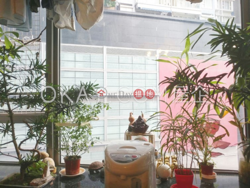 HK$ 10.4M | Hollywood Terrace Central District, Rare 2 bedroom in Sheung Wan | For Sale