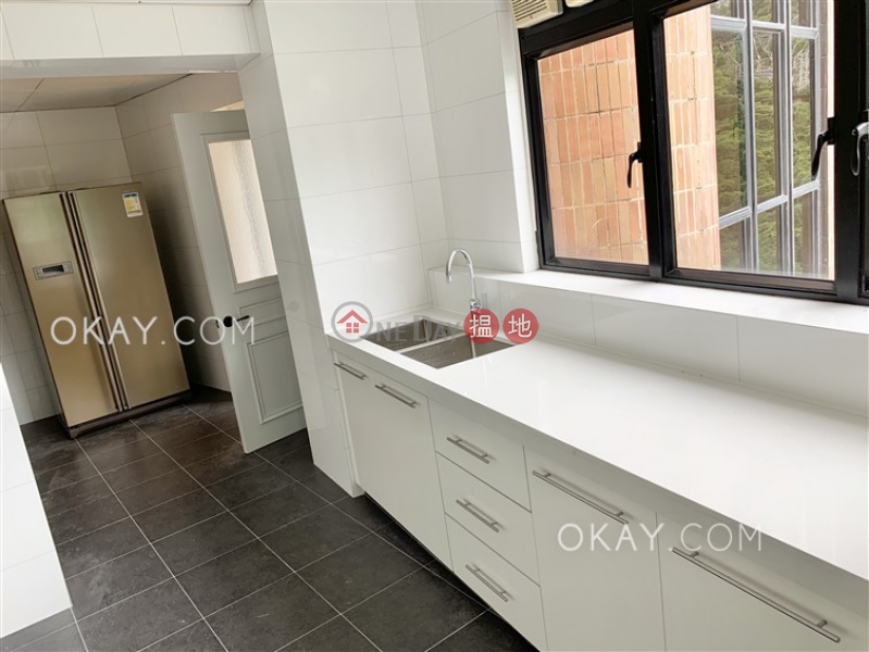 HK$ 100,000/ month | Park Place | Wan Chai District Efficient 3 bedroom on high floor with parking | Rental