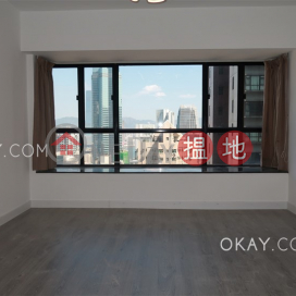 Unique 3 bedroom with harbour views | Rental | The Grand Panorama 嘉兆臺 _0