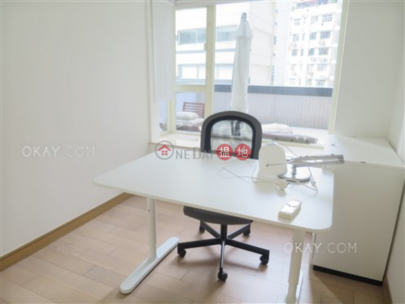 HK$ 49,000/ month | Centrestage | Central District | Luxurious 3 bedroom with terrace | Rental