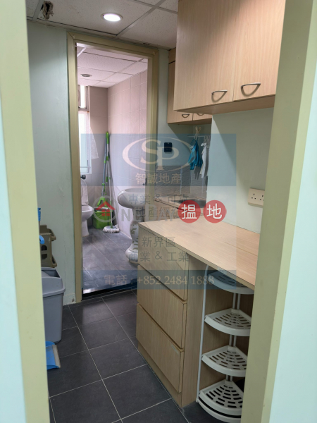 HK$ 16,000/ month Thriving Industrial Centre Tsuen Wan, Tsuen Wan Thriving: well-decorated office, independent toilet