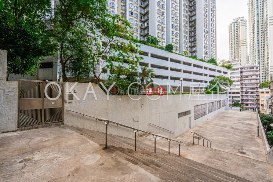 Property Search Hong Kong | OneDay | Residential Sales Listings | Stylish 2 bedroom in Pokfulam | For Sale